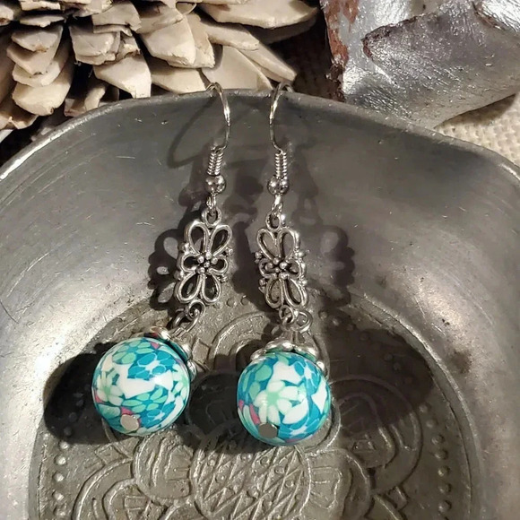 Handcrafted Fimo Clay Green Blue Red Flower Beads Antique Silver Earrings - Picture 4 of 6